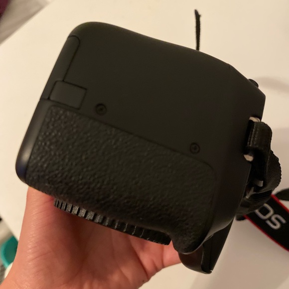 📸 Canon EOS Rebel T6 Body – Black | Barely Used | Original Box - Picture 6 of 13